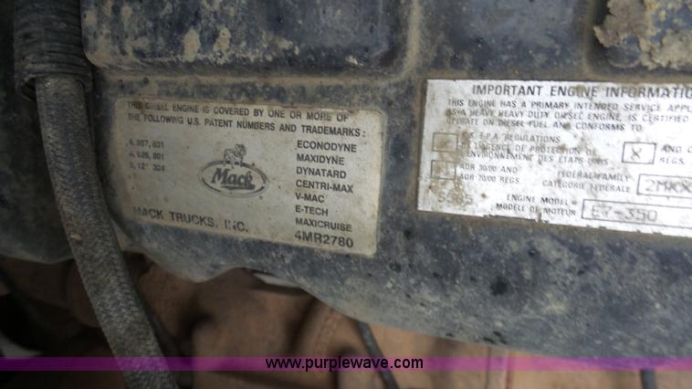 image for item K5231 2003 Mack CV713 roll off truck