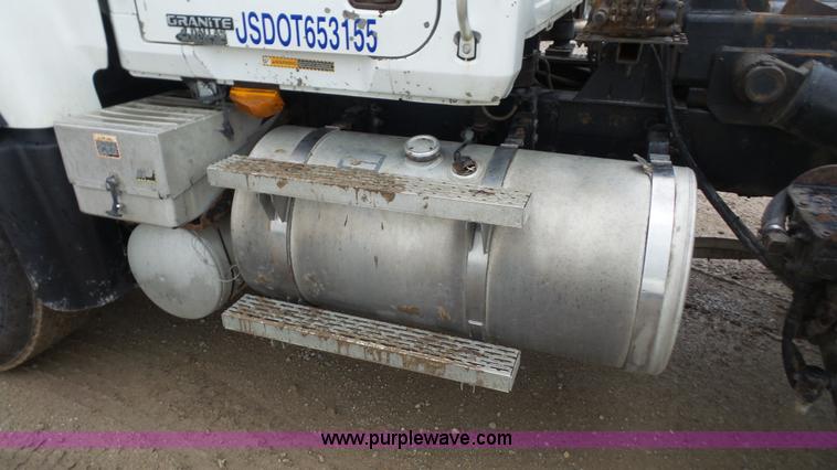 image for item K5231 2003 Mack CV713 roll off truck