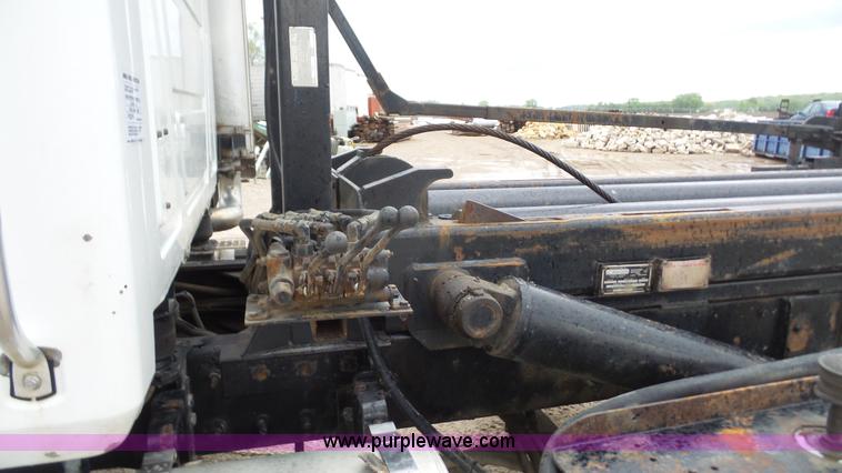 image for item K5231 2003 Mack CV713 roll off truck