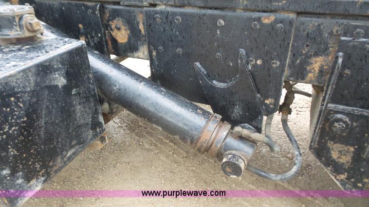 image for item K5231 2003 Mack CV713 roll off truck