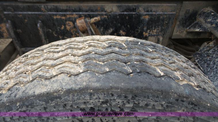 image for item K5231 2003 Mack CV713 roll off truck