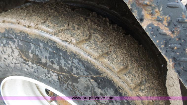 image for item K5231 2003 Mack CV713 roll off truck