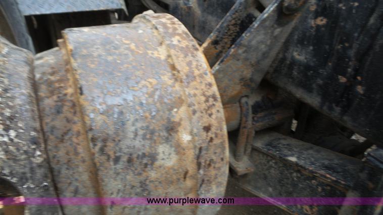 image for item K5231 2003 Mack CV713 roll off truck