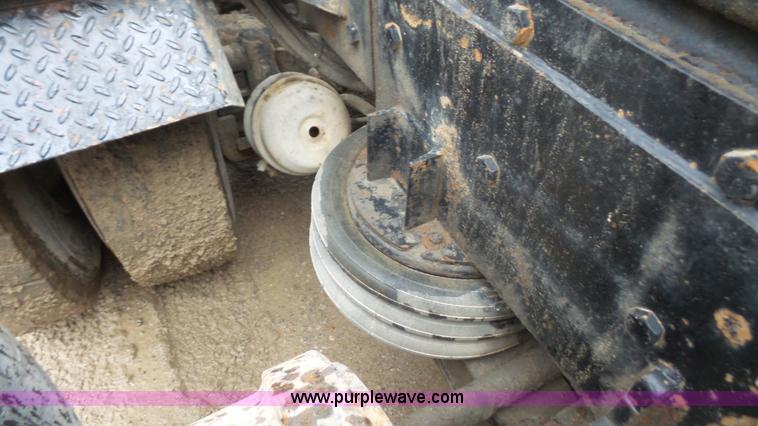 image for item K5231 2003 Mack CV713 roll off truck