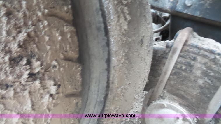 image for item K5231 2003 Mack CV713 roll off truck