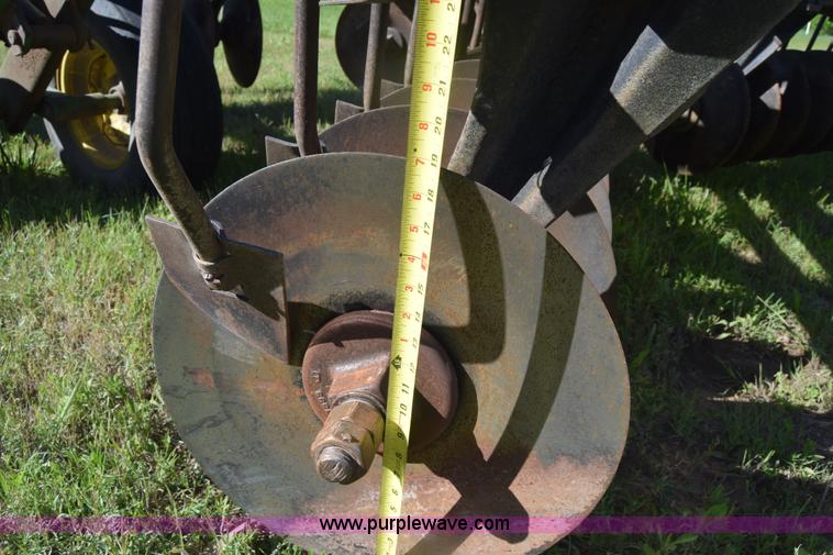 image for item K6575 John Deere disk