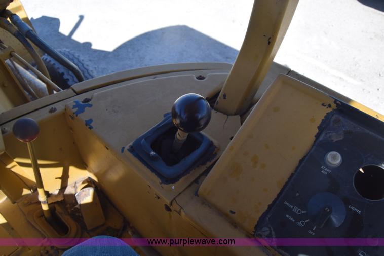 image for item K6576 1985 John Deere 410B backhoe