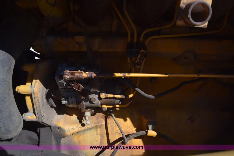 image for item K6576 1985 John Deere 410B backhoe