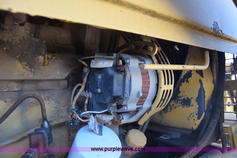 image for item K6576 1985 John Deere 410B backhoe