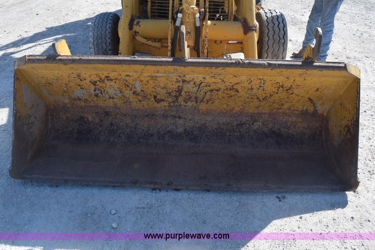 image for item K6576 1985 John Deere 410B backhoe