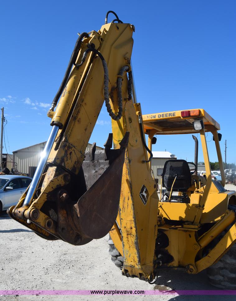 image for item K6576 1985 John Deere 410B backhoe