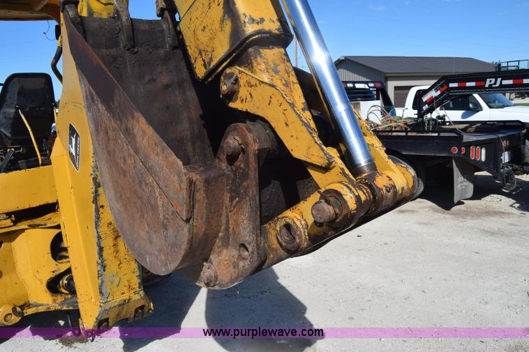 image for item K6576 1985 John Deere 410B backhoe