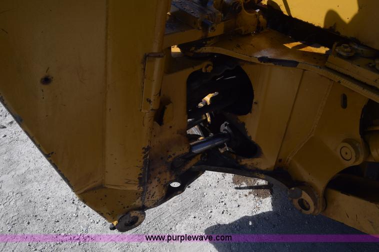 image for item K6576 1985 John Deere 410B backhoe