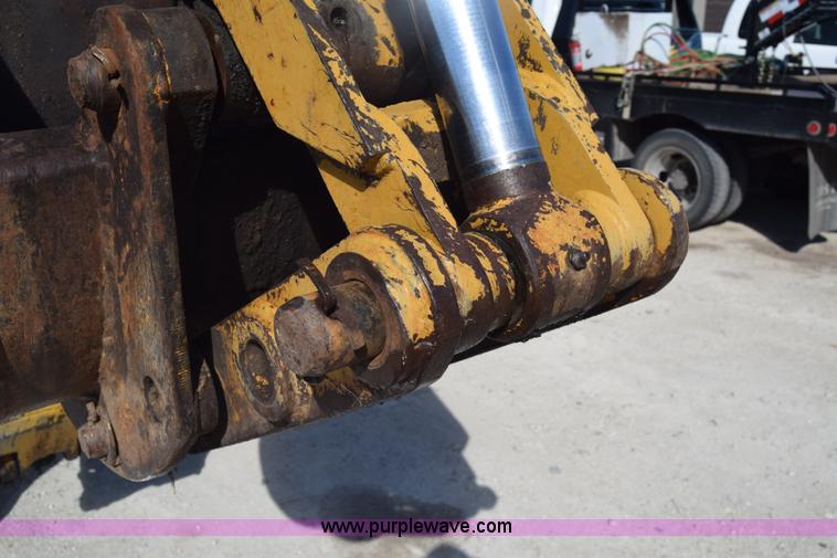 image for item K6576 1985 John Deere 410B backhoe