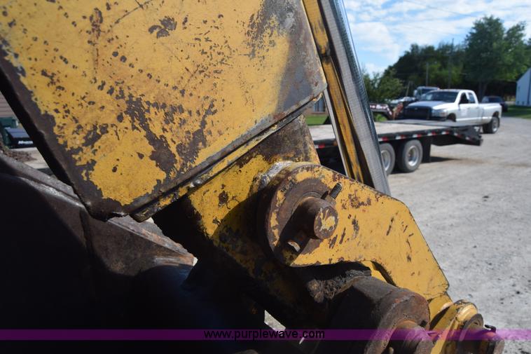 image for item K6576 1985 John Deere 410B backhoe