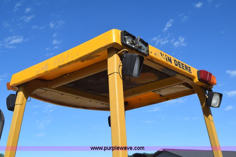 image for item K6576 1985 John Deere 410B backhoe