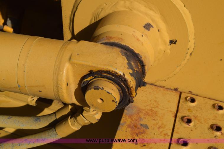 image for item K6576 1985 John Deere 410B backhoe