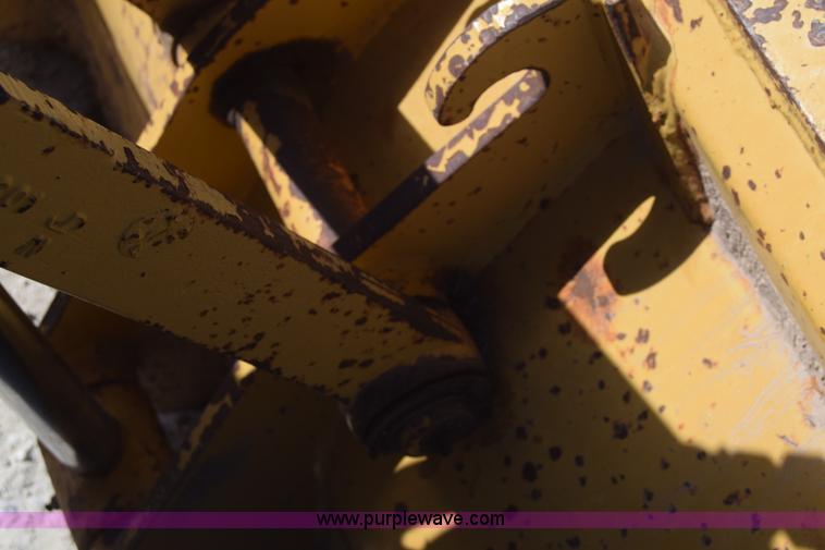 image for item K6576 1985 John Deere 410B backhoe