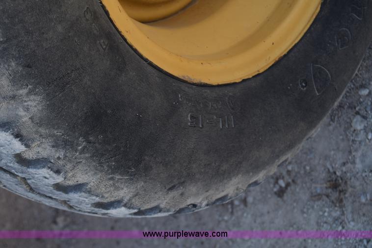 image for item K6576 1985 John Deere 410B backhoe