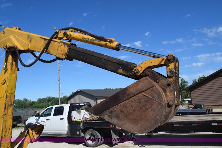 image for item K6576 1985 John Deere 410B backhoe