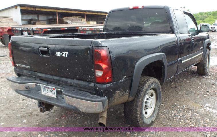 image for item K7221 2007 Chevrolet Silverado 2500HD Ext. Cab pickup truck
