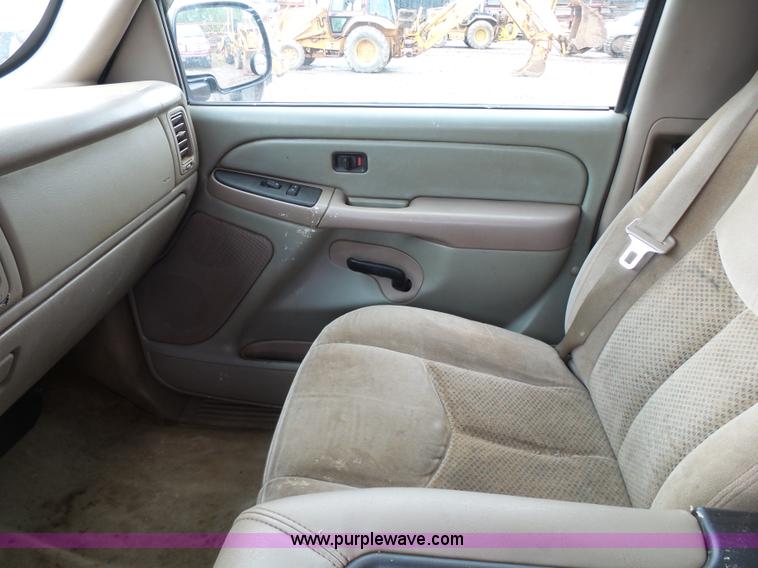 image for item K7221 2007 Chevrolet Silverado 2500HD Ext. Cab pickup truck