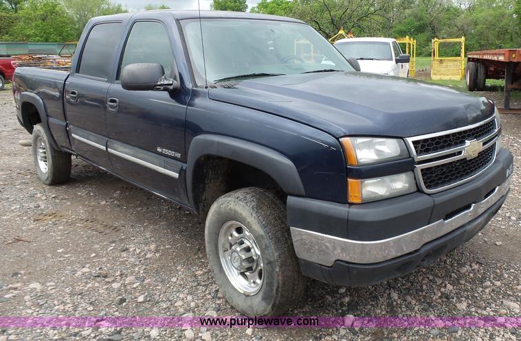image for item K7226 2007 Chevrolet Silverado 2500HD Crew Cab pickup truck