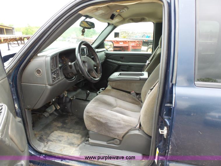 image for item K7226 2007 Chevrolet Silverado 2500HD Crew Cab pickup truck