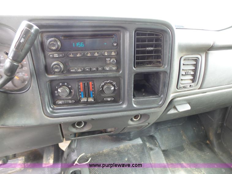 image for item K7226 2007 Chevrolet Silverado 2500HD Crew Cab pickup truck