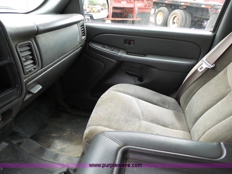 image for item K7226 2007 Chevrolet Silverado 2500HD Crew Cab pickup truck