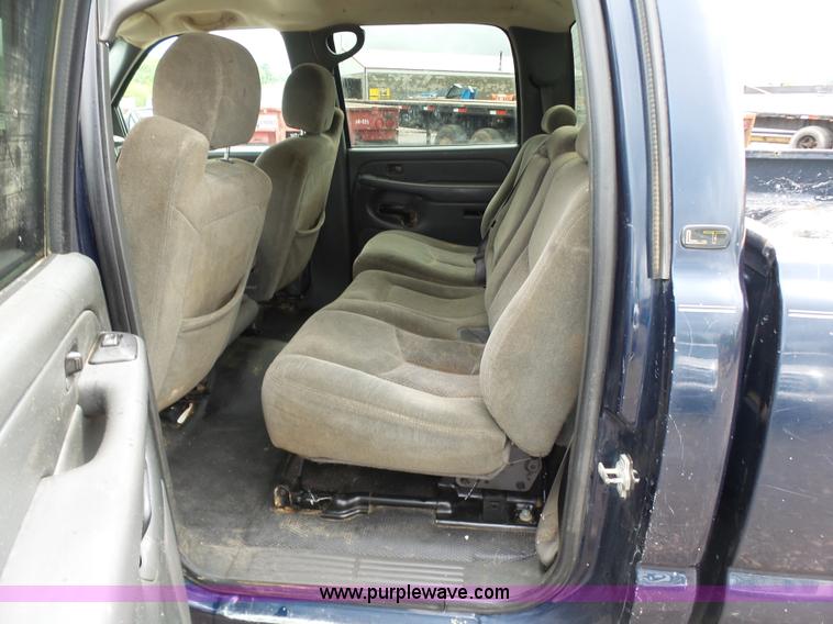 image for item K7226 2007 Chevrolet Silverado 2500HD Crew Cab pickup truck