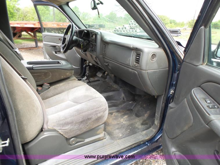 image for item K7226 2007 Chevrolet Silverado 2500HD Crew Cab pickup truck