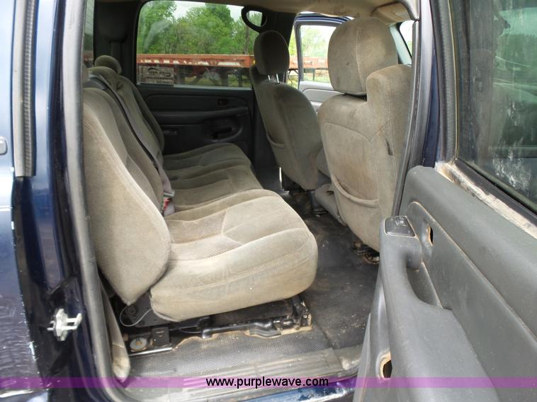 image for item K7226 2007 Chevrolet Silverado 2500HD Crew Cab pickup truck