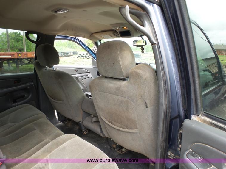 image for item K7226 2007 Chevrolet Silverado 2500HD Crew Cab pickup truck