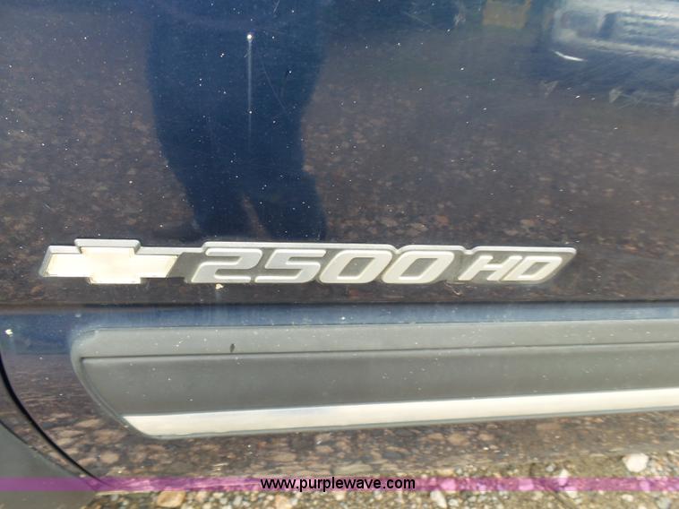 image for item K7226 2007 Chevrolet Silverado 2500HD Crew Cab pickup truck