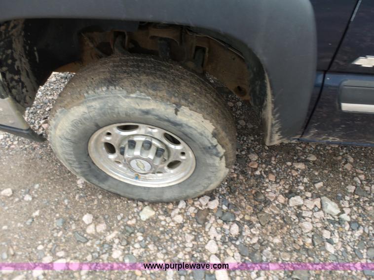 image for item K7226 2007 Chevrolet Silverado 2500HD Crew Cab pickup truck