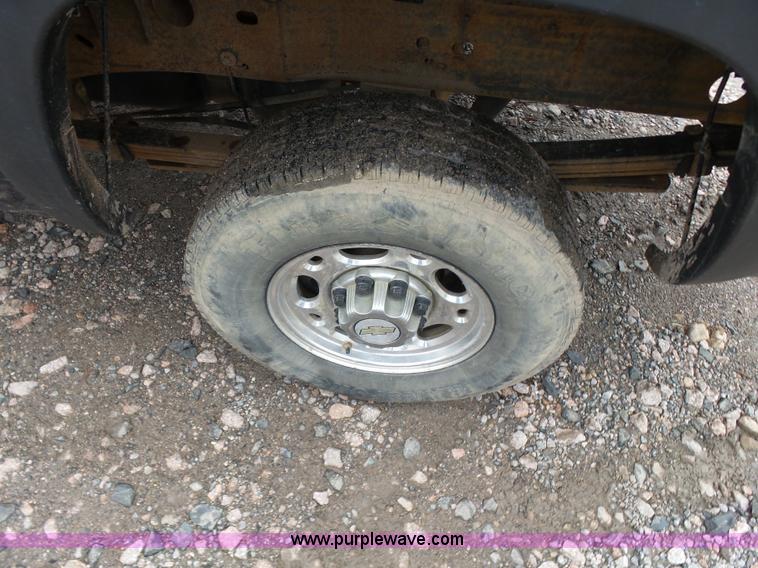 image for item K7226 2007 Chevrolet Silverado 2500HD Crew Cab pickup truck