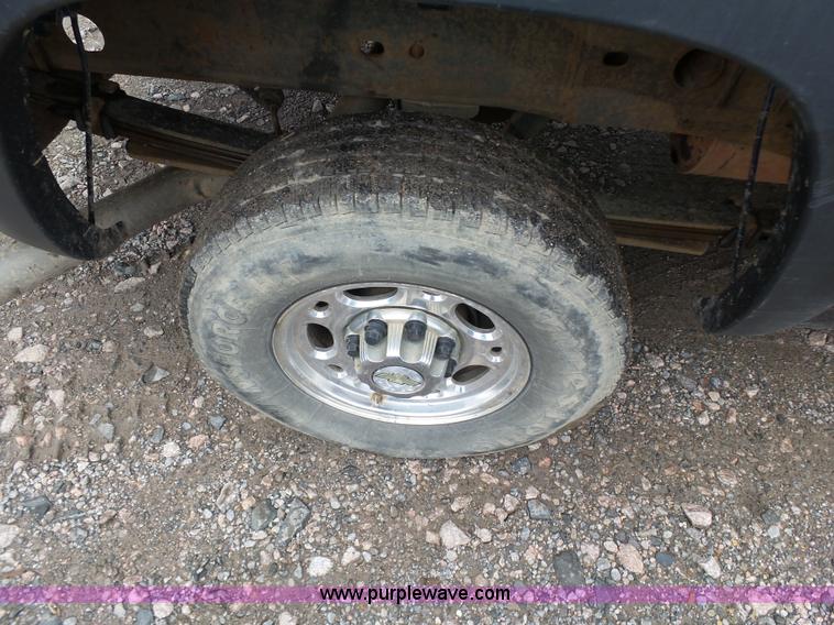 image for item K7226 2007 Chevrolet Silverado 2500HD Crew Cab pickup truck