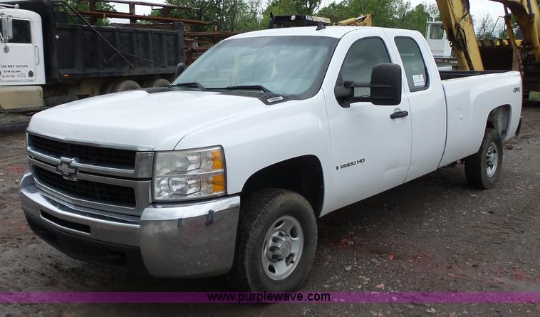 image for item K7232 2009 Chevrolet Silverado 2500HD Ext. Cab pickup truck