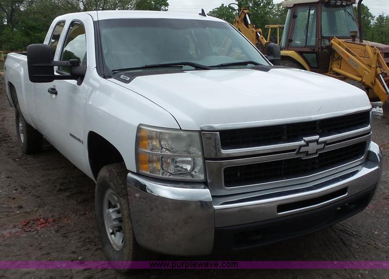 image for item K7232 2009 Chevrolet Silverado 2500HD Ext. Cab pickup truck