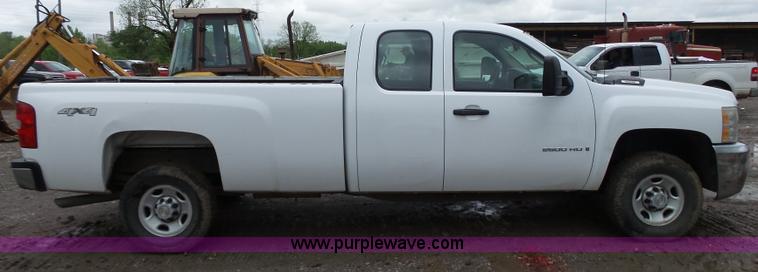 image for item K7232 2009 Chevrolet Silverado 2500HD Ext. Cab pickup truck