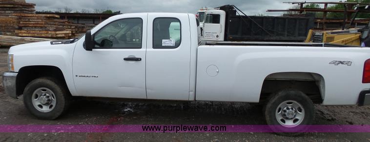 image for item K7232 2009 Chevrolet Silverado 2500HD Ext. Cab pickup truck