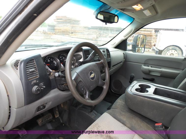 image for item K7232 2009 Chevrolet Silverado 2500HD Ext. Cab pickup truck