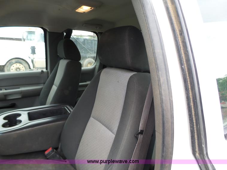 image for item K7232 2009 Chevrolet Silverado 2500HD Ext. Cab pickup truck