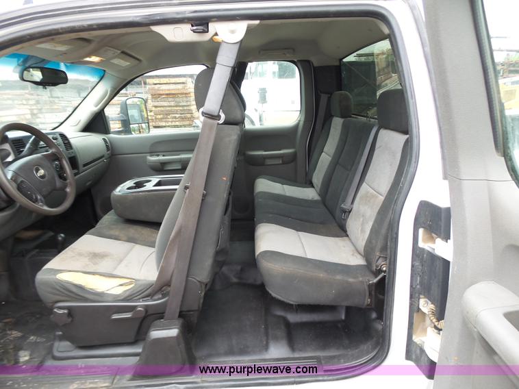 image for item K7232 2009 Chevrolet Silverado 2500HD Ext. Cab pickup truck