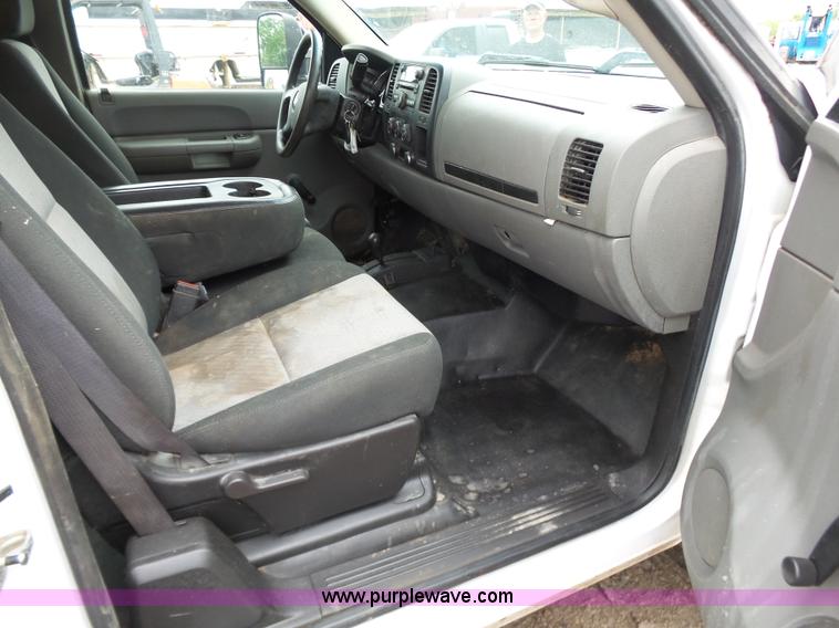 image for item K7232 2009 Chevrolet Silverado 2500HD Ext. Cab pickup truck