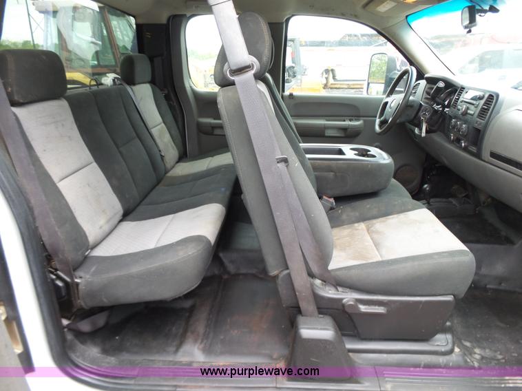 image for item K7232 2009 Chevrolet Silverado 2500HD Ext. Cab pickup truck