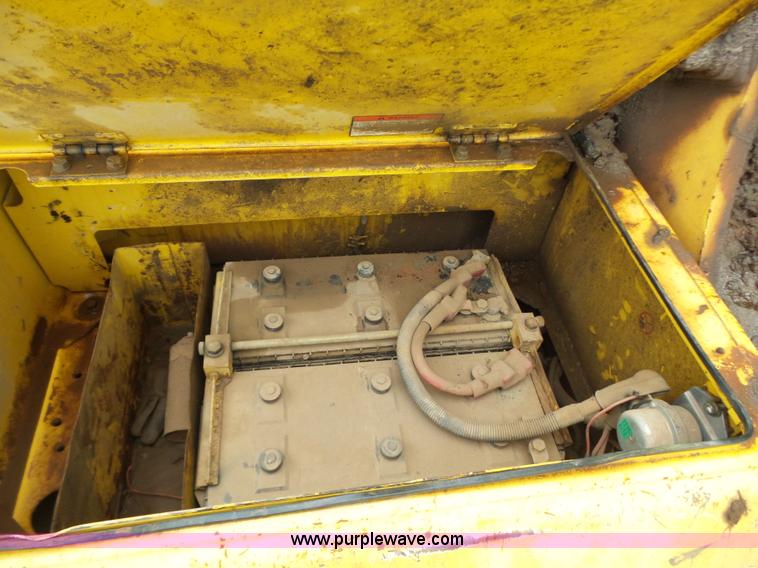 image for item K7233 2007 Komatsu PC400LC-7 excavator