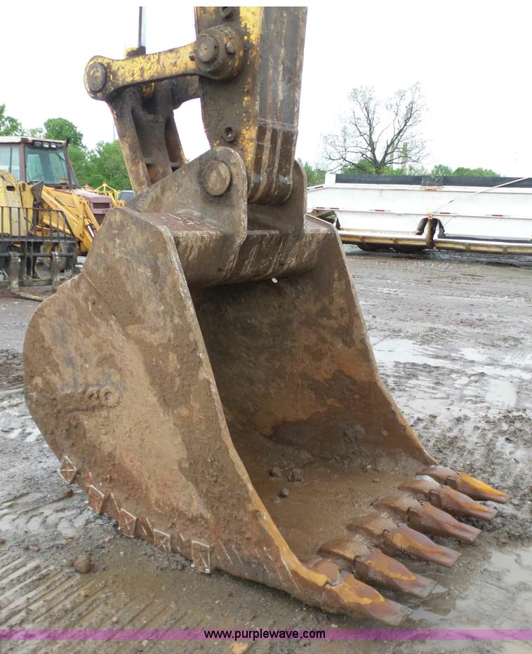 image for item K7233 2007 Komatsu PC400LC-7 excavator