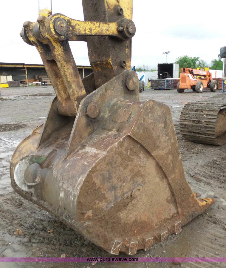 image for item K7233 2007 Komatsu PC400LC-7 excavator